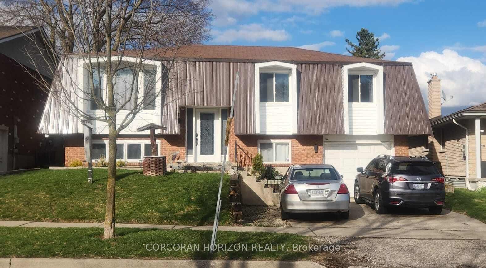 Detached House for sale at 320 Country Hill Drive, Kitchener, N2E 2C2 - MLS: X12062908