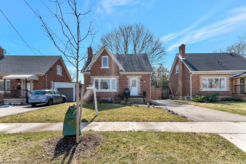 home for sale on 109 Adelaide Street