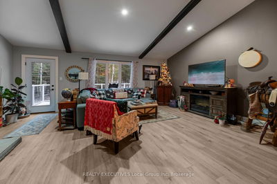Unit 2 — 1278 VILLAGE Rd, East Ferris - Astorville image-0-4