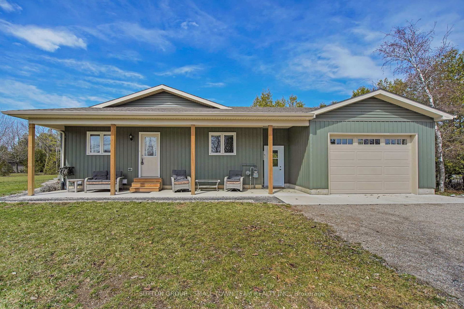 Detached House sold at 33832 Joy Court, Bluewater, Hay, N0M 2T0 - MLS: X12063558