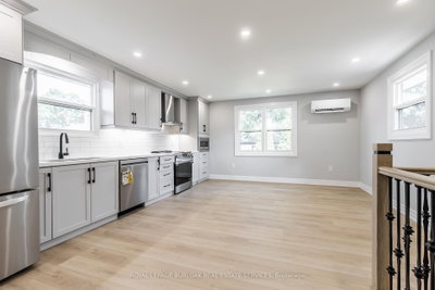 Unit C — 2 Thorndale Avenue — photo 5