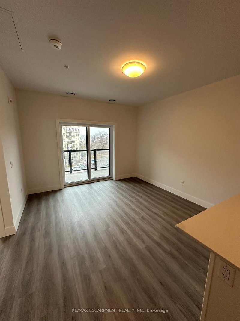 307 - 1000 Lackner Pl, Kitchener, N2A 0L9 | Image 2