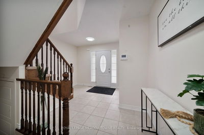 364 Equestrian Way, Cambridge -  image-0-2