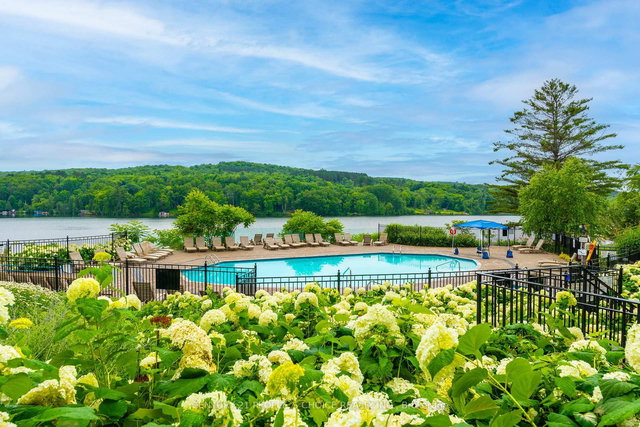 409 - 25 Pen Lake Point Road