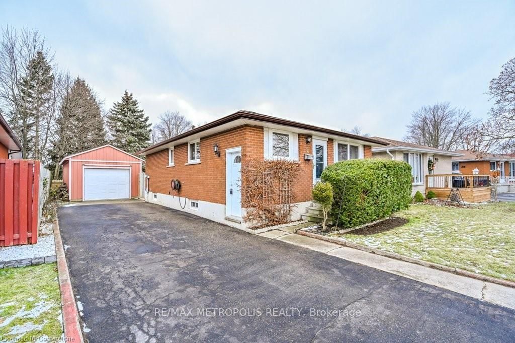 Detached House for sale at 76 GLEN Road, Cambridge, N1R 4L6 - MLS: X12065166