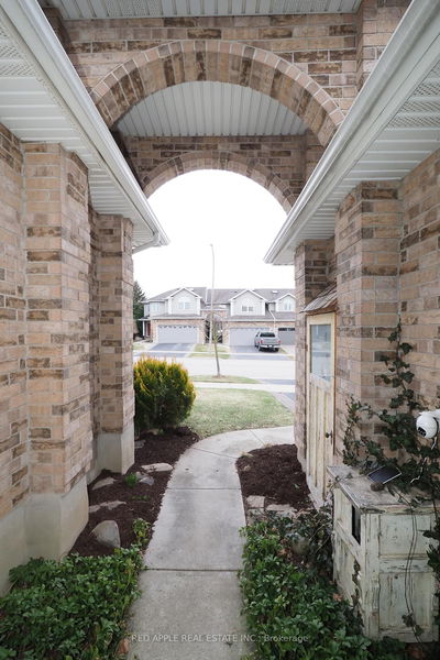 30 Candle Cres, Kitchener -  image-0-2