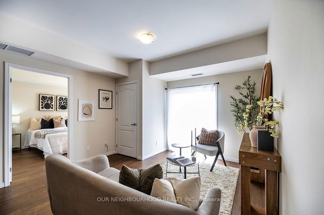 102 - 930 Wentworth Street