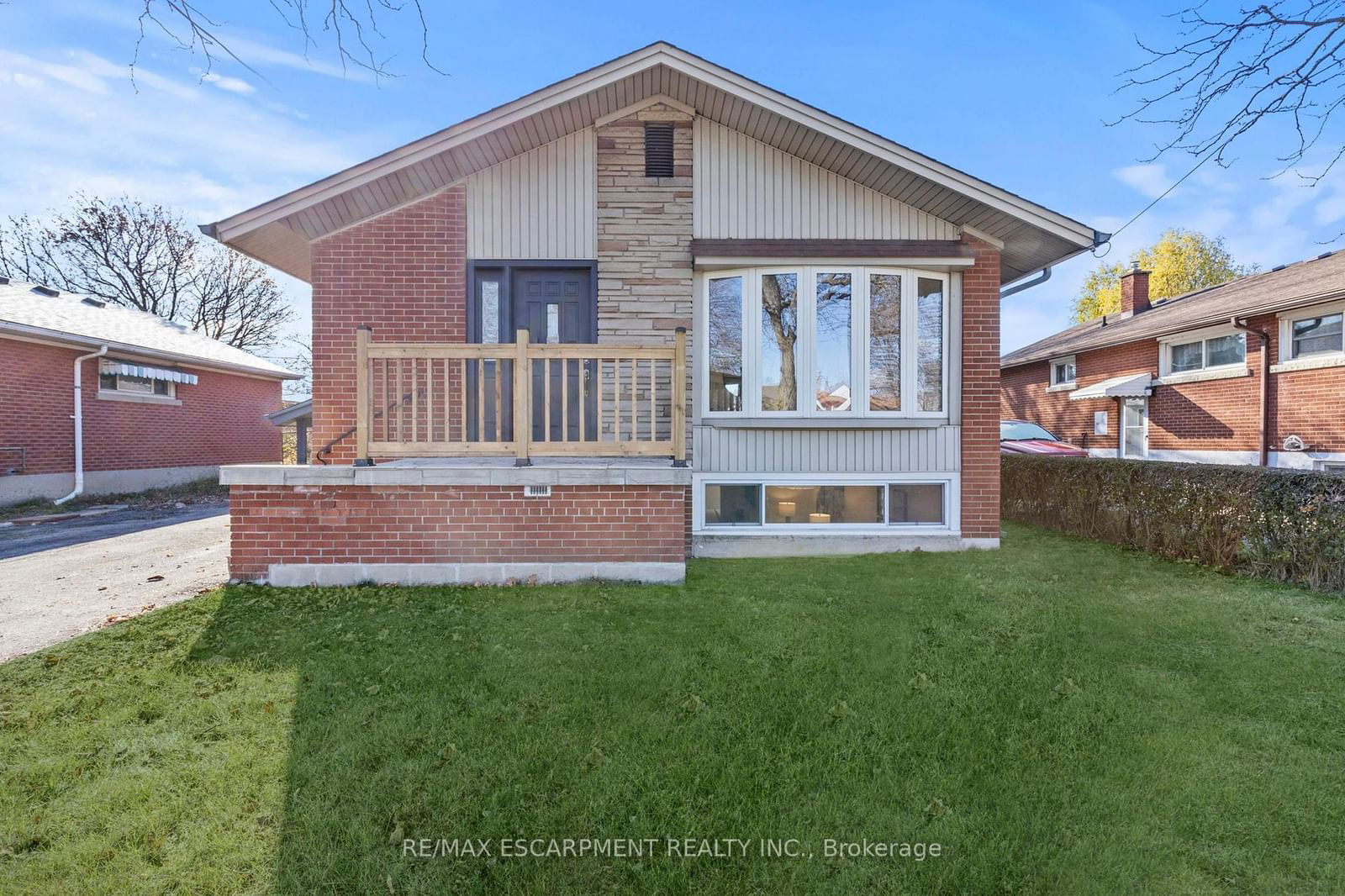 Detached House for sale at 20 Burfield Avenue, Hamilton, Huntington, L8T 2J9 - MLS: X12065798