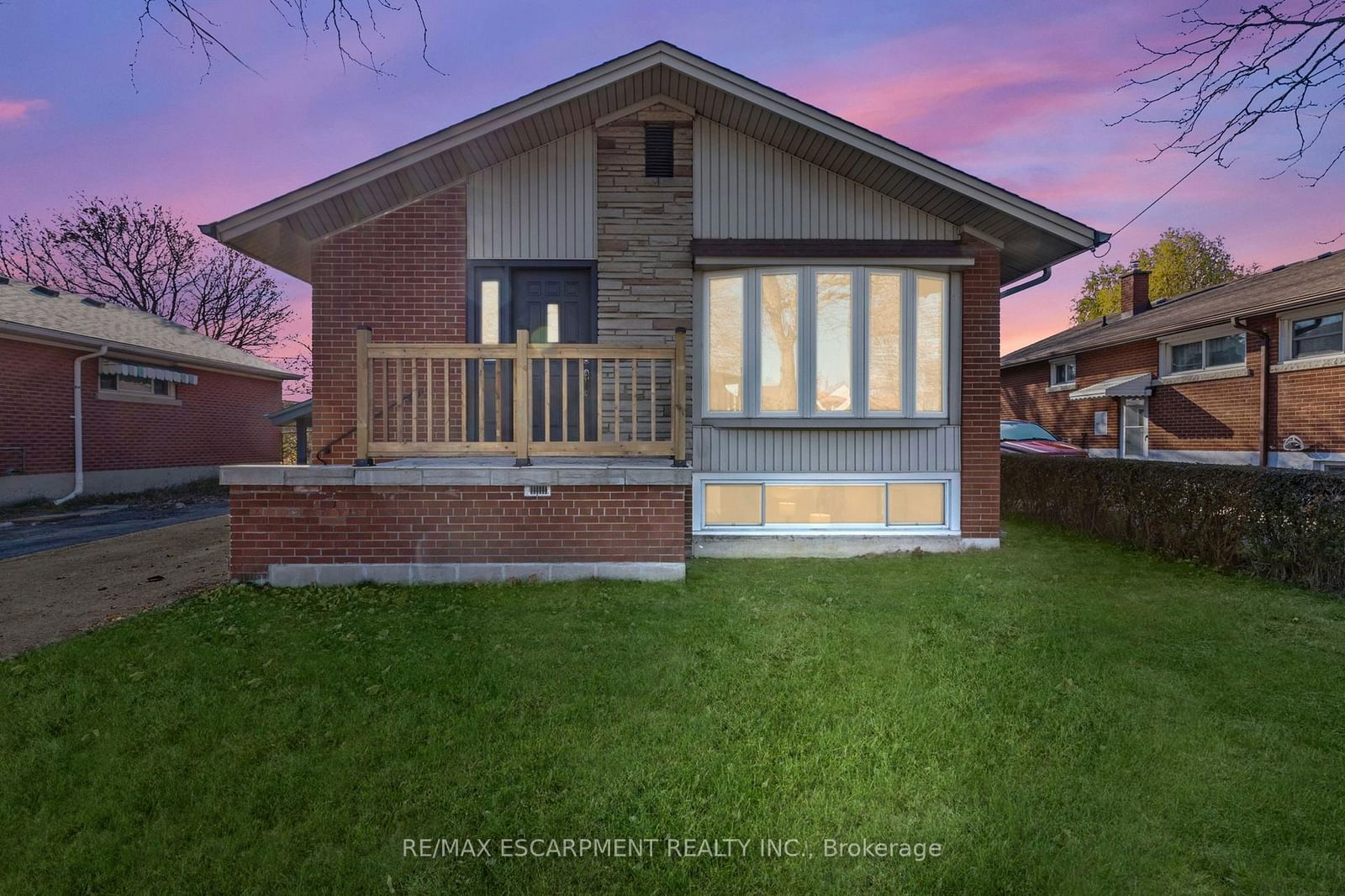Detached House for sale at 20 Burfield Avenue, Hamilton, Huntington, L8T 2J9 - MLS: X12065798