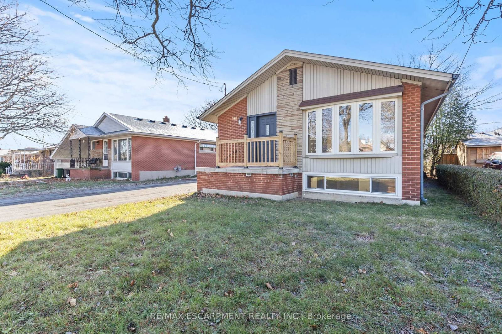 Detached House for sale at 20 Burfield Avenue, Hamilton, Huntington, L8T 2J9 - MLS: X12065798