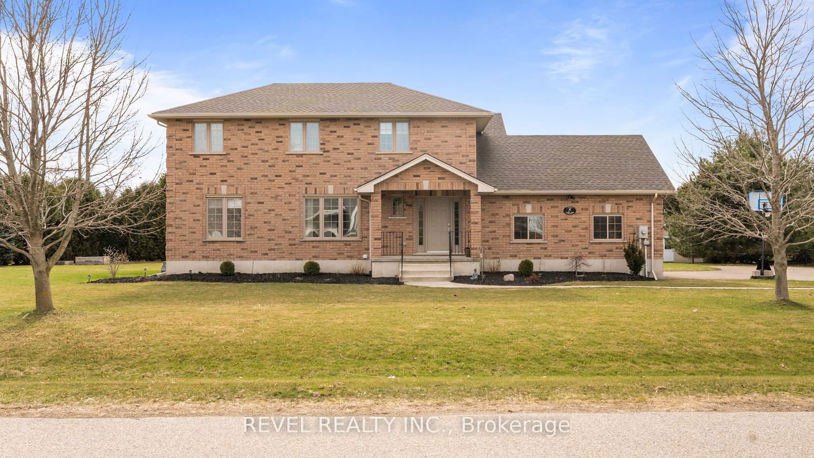 Detached House sold at 5 Cedar Lane, Brant, Burford, N0E 1A0 - MLS: X12066323