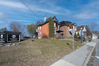 422 Donald B Munro Dr, Carp - Carp image-0-1