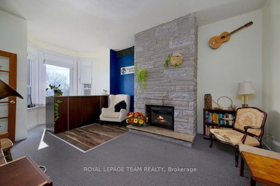 422 Donald B Munro Dr, Carp - Carp image-0-2