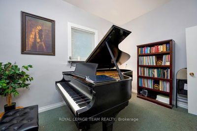 422 Donald B Munro Dr, Carp - Carp image-0-4