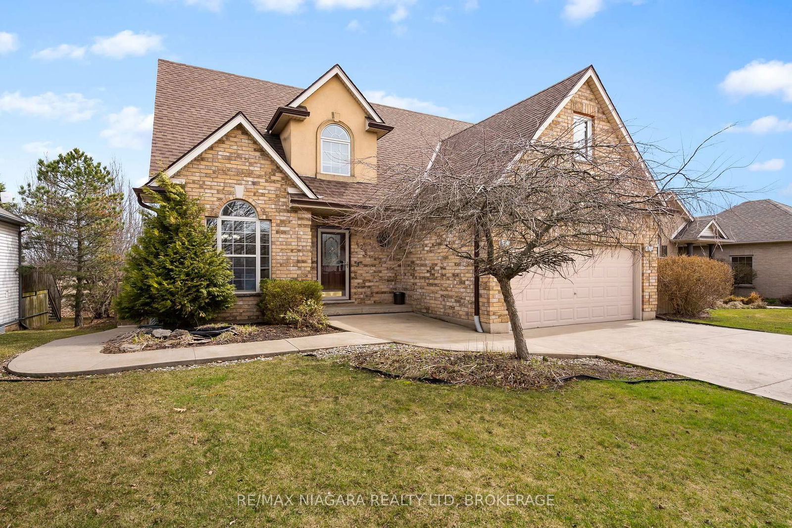 Detached House for sale at 426 Barrington Court, Fort Erie, Ridgeway, L0S 1N0 - MLS: X12066626
