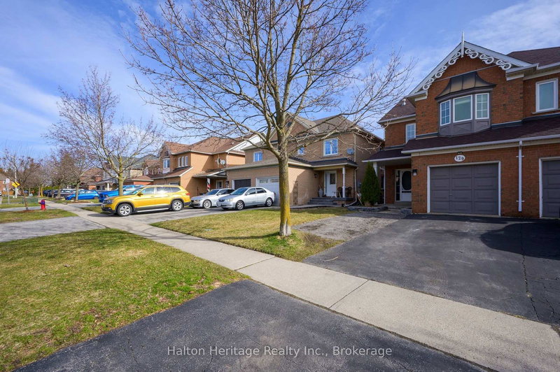 129 Harnesworth Cres, Hamilton, L0R 2H6 | Image 2