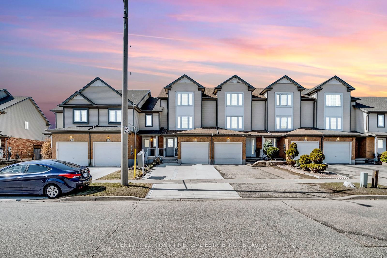 Townhouse sold at 105 Max Becker Drive, Kitchener, N2E 3W2 - MLS: X12067075