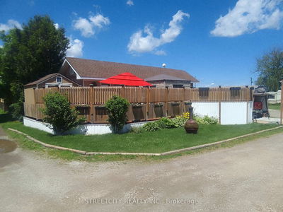 1-4351 London Line, Plympton-Wyoming - Plympton Wyoming