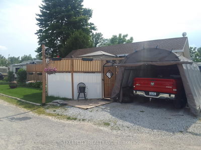 1-4351 London Line, Plympton-Wyoming - Plympton Wyoming image-0-1