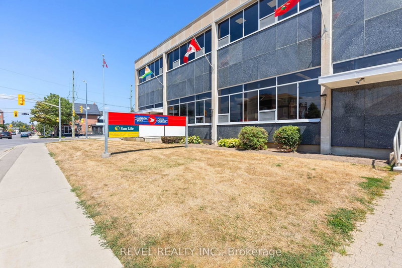 Upper 3 - 34 Cambridge St S, Kawartha Lakes, K9V 3B8 | Image 2