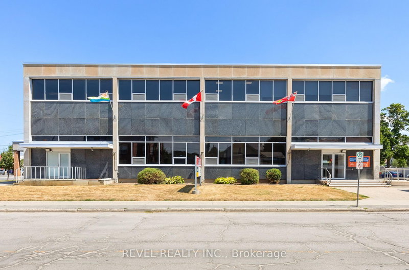 Upper 3 - 34 Cambridge St S, Kawartha Lakes, K9V 3B8 | Image 3