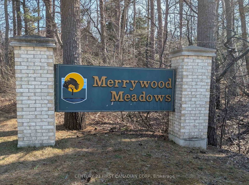 10137 MERRYWOOD Dr, Lambton Shores, N0M 1T0 | Image 2