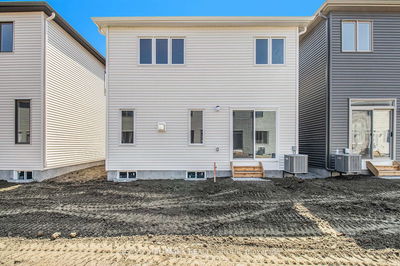 1027 Showman St, Richmond - Goulbourn Twp From Franktown Rd/South To Rideau image-0-2