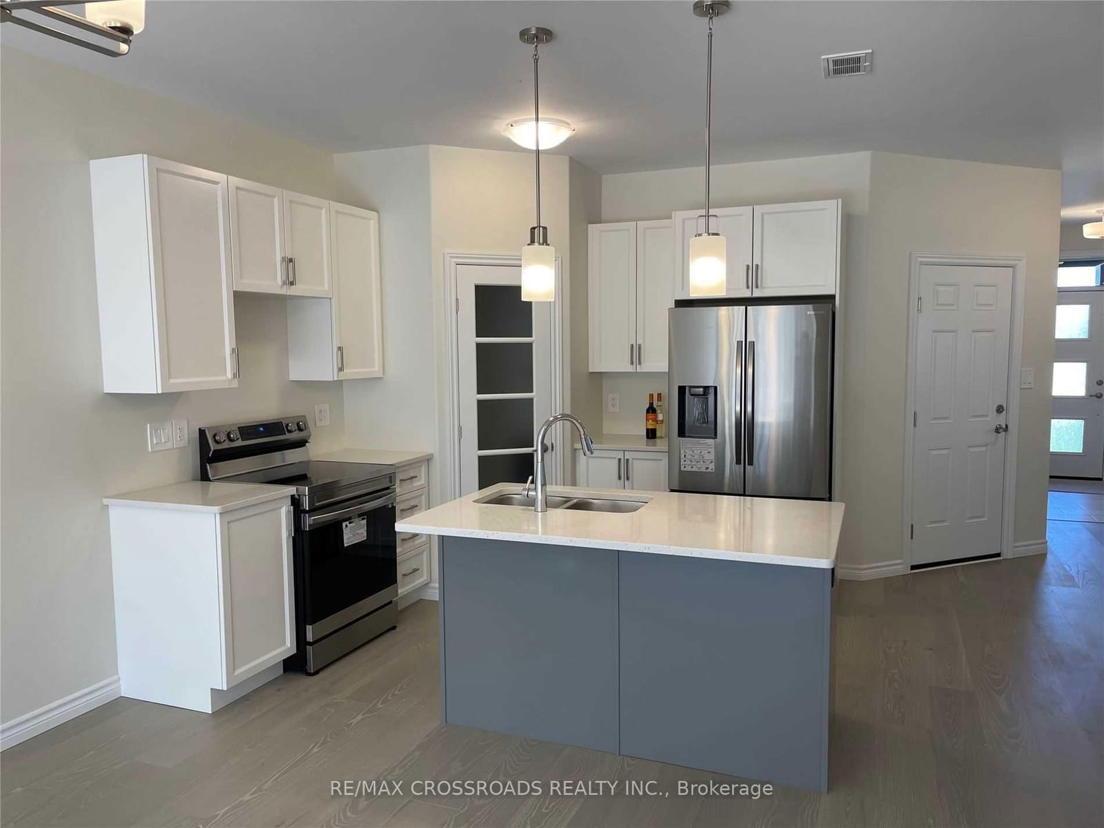 Detached House leased at 22 Athabaska Drive, Belleville, Thurlow Ward, K8N 2Z9 - MLS: X12067981