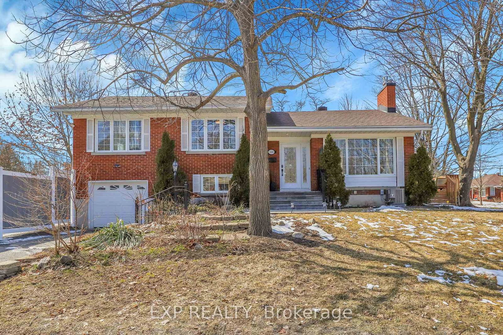 Detached House sold at 1580 Chaucer Avenue, Ottawa, Riverview Park, K1G 0R8 - MLS: X12068432