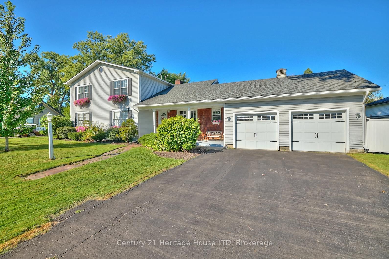Detached House for sale at 353 DAYTONA Drive, Fort Erie, Crescent Park, L2A 4Y6 - MLS: X12069326