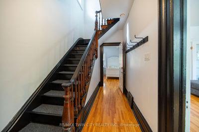 12 Pearl St, Brantford -  image-0-3