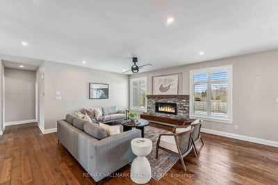 6488 Prince Of Wales Dr, North Gower - North Gower image-0-3