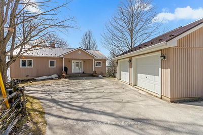 142 Lakeshore Blvd, Grey Highlands - Grey Highlands image-0-1