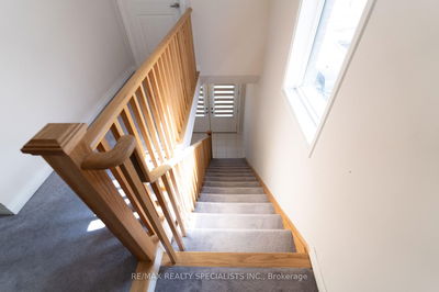 6 Rustic Oak Tr, North Dumfries -  image-0-3
