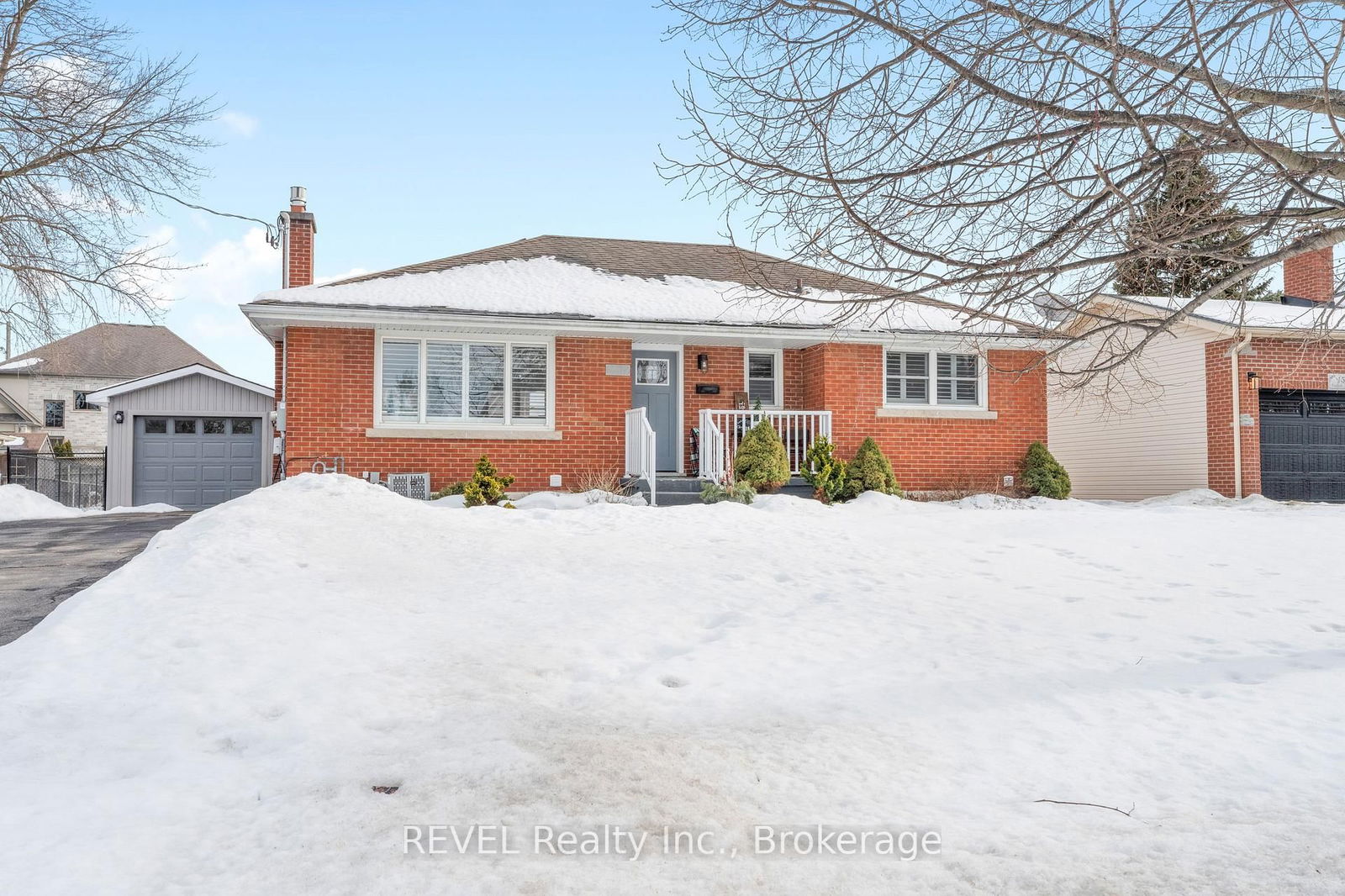 Detached House for sale at 17 Varadi Avenue, Brantford, N3R 3M9 - MLS: X12070754