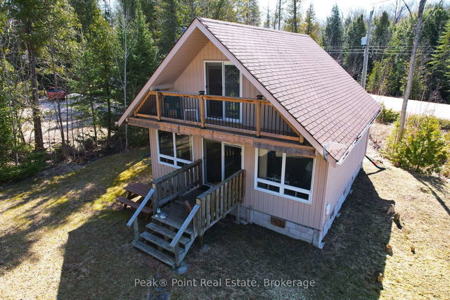 3 Lakeside Place