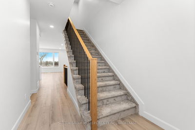 226 Dr Richard James Cres, Loyalist - Amherstview image-0-4
