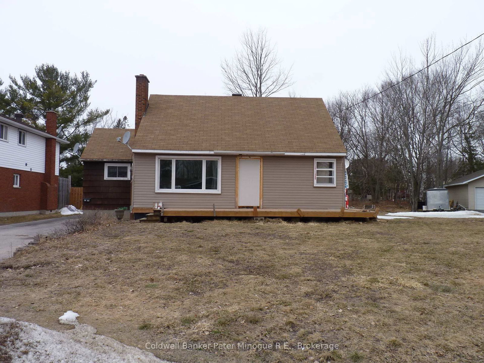 Detached House for sale at 2452 Queensway Road, North Bay, Birchaven, P1B 7Z9 - MLS: X12071423