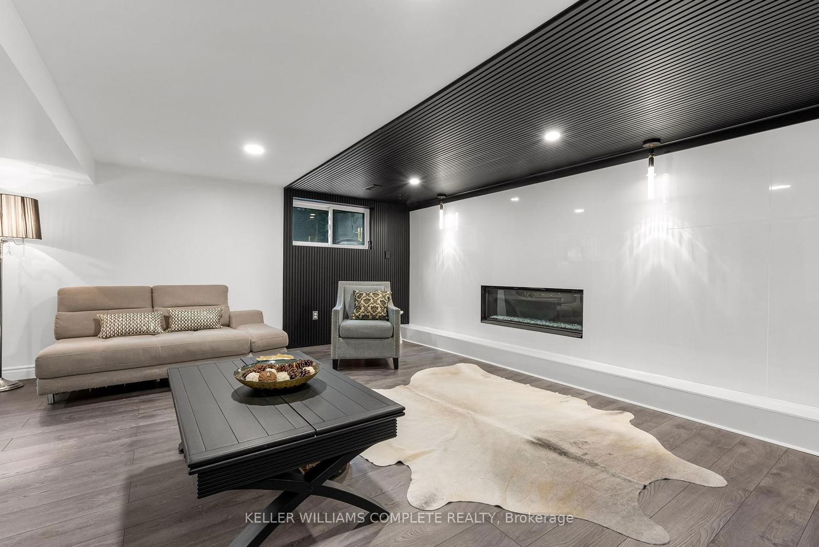 Detached House for sale at 19 Minstrel Court, Hamilton, Mountview, L9C 5T3 - MLS: X12071760