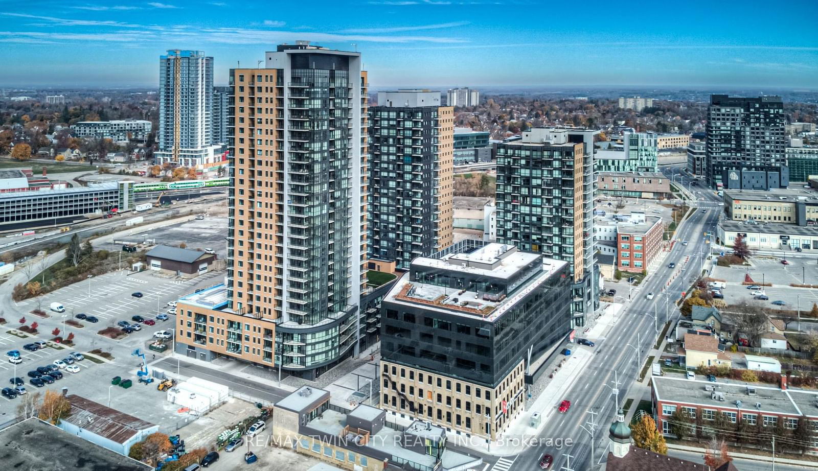 Condo sold at 810-108 Garment Street, Kitchener, N2G 0E2 - MLS: X12071906