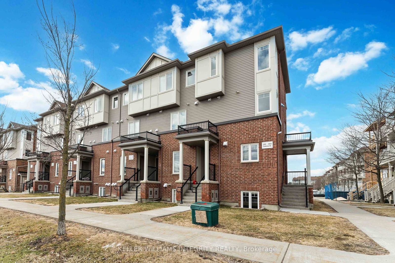 Listing Image 4