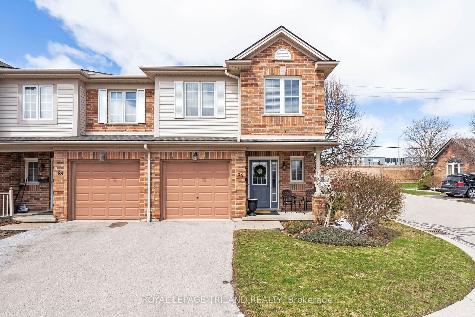 Townhouse sold at 96-320 Ambleside Drive, London North, North A, N6G 5J6 - MLS: X12072244