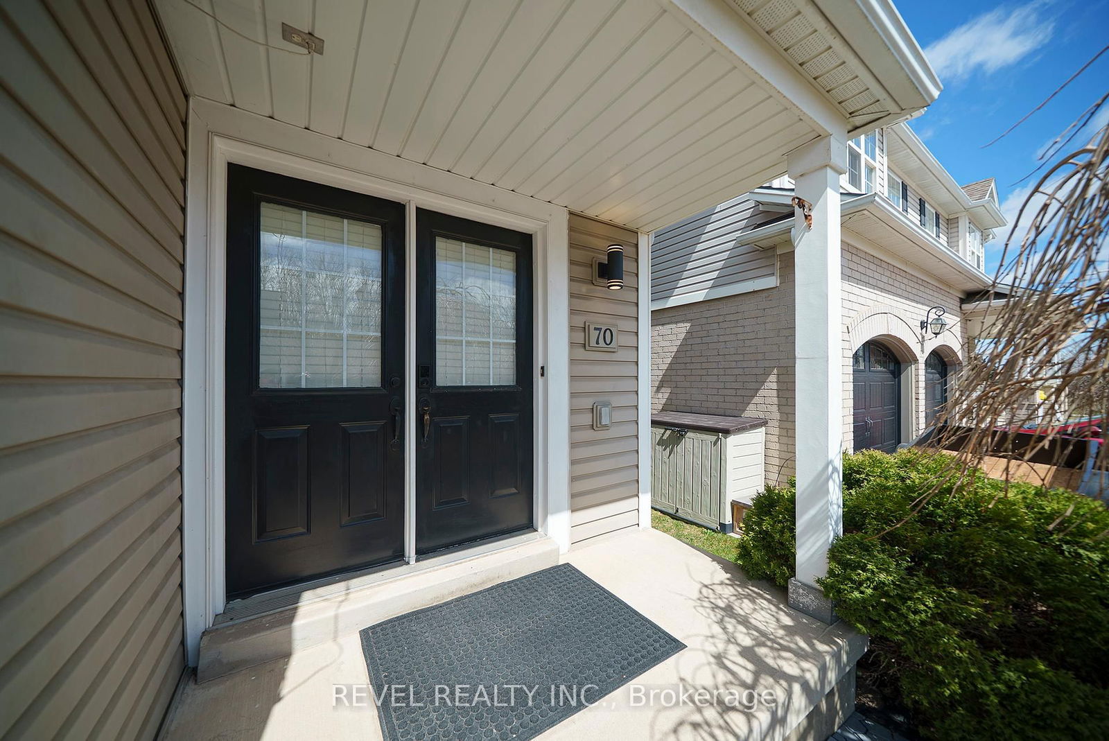 Detached House for sale at 70 Blackburn Drive, Brantford, N3T 6R9 - MLS: X12072298