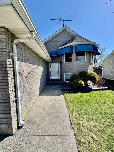 2520 Strawberry Dr, Tecumseh -  image-0-1