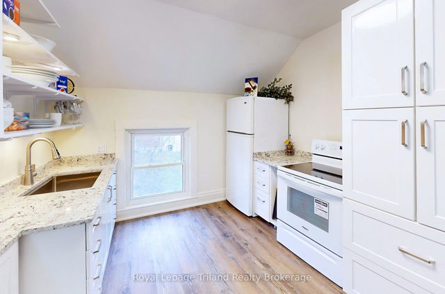 4 - 261 Vansittart Avenue