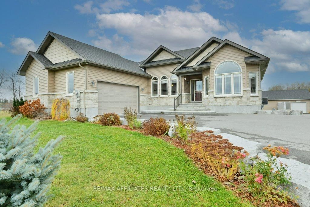 Detached House sold at 275 COUNTRY LANE Drive, Carleton Place, Beckwith Twp, K7C 3P2 - MLS: X12072992