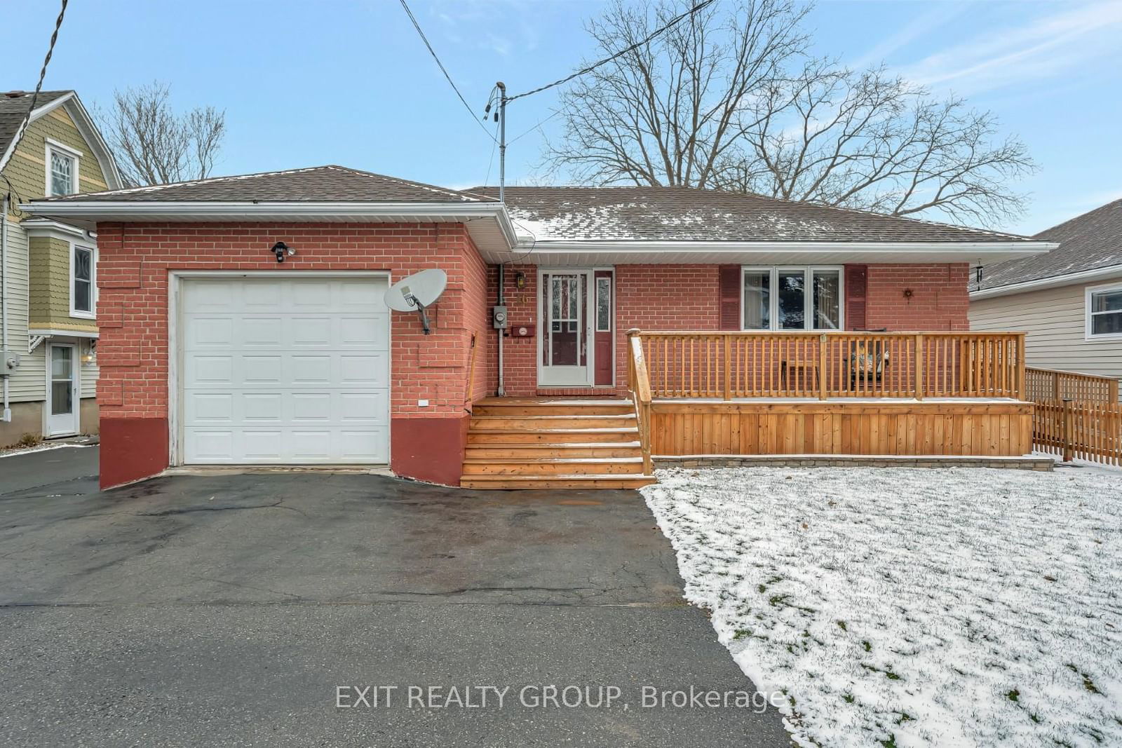 Detached House for sale at 16 Maple Avenue, Prince Edward County, Picton, K0K 2T0 - MLS: X12073112