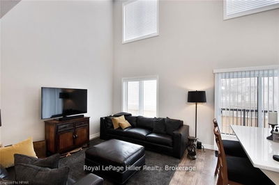Unit 9 — 3194 VIVIAN LINE 37 Line, Stratford - Stratford image-0-3