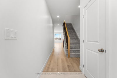 220 Dr Richard James Cres, Loyalist - Amherstview image-0-3