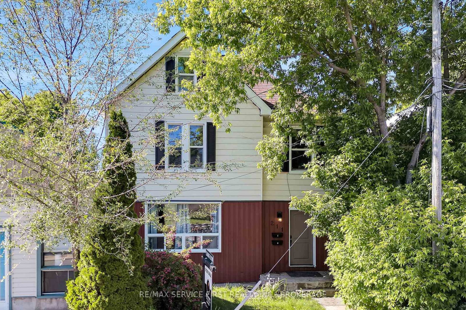 Detached House for sale at 211 RAGLAN Road, Kingston, East of Sir John A. Blvd, K7K 1L5 - MLS: X12073991